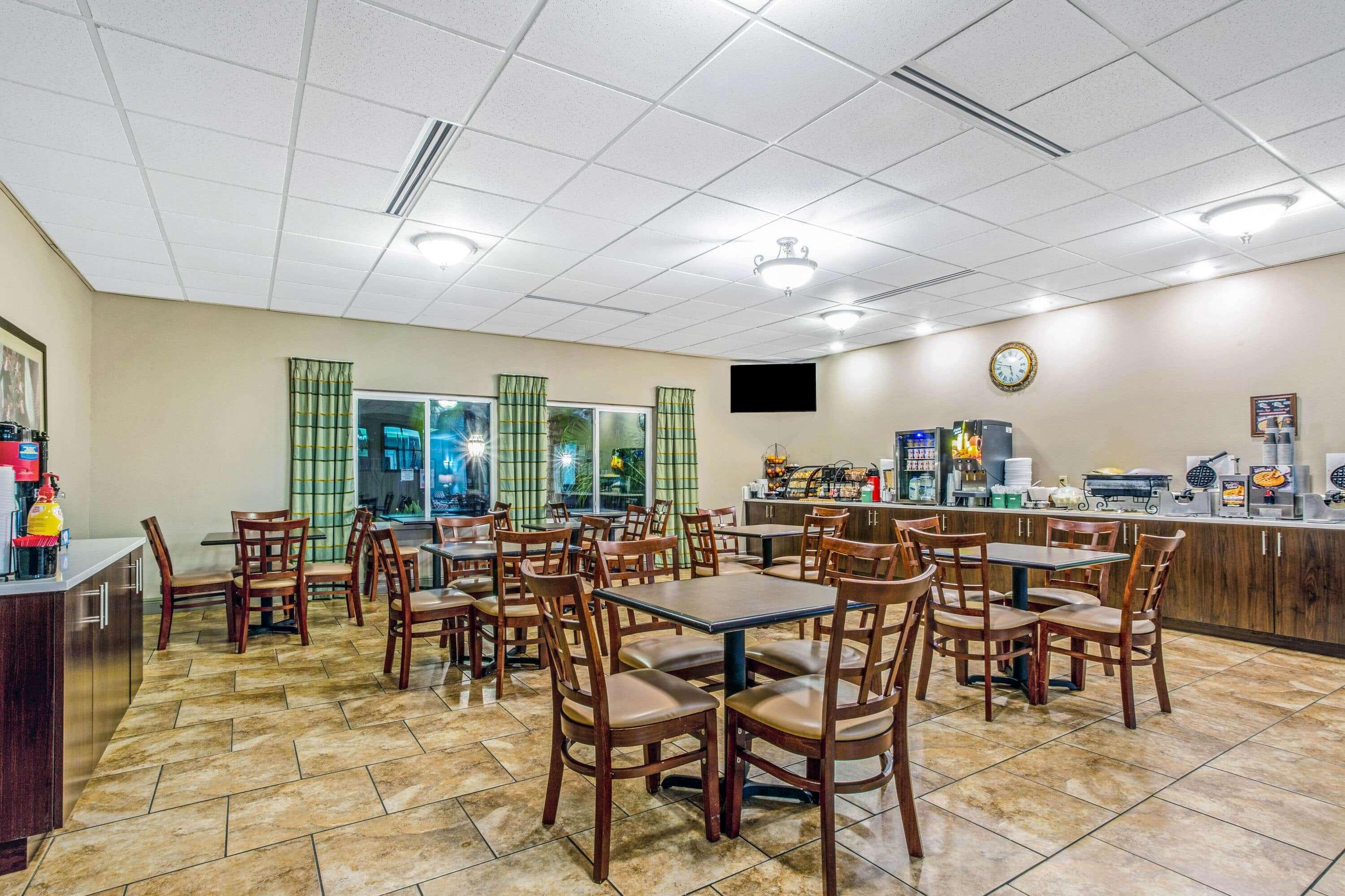 La Quinta By Wyndham Biloxi Hotel Exterior photo